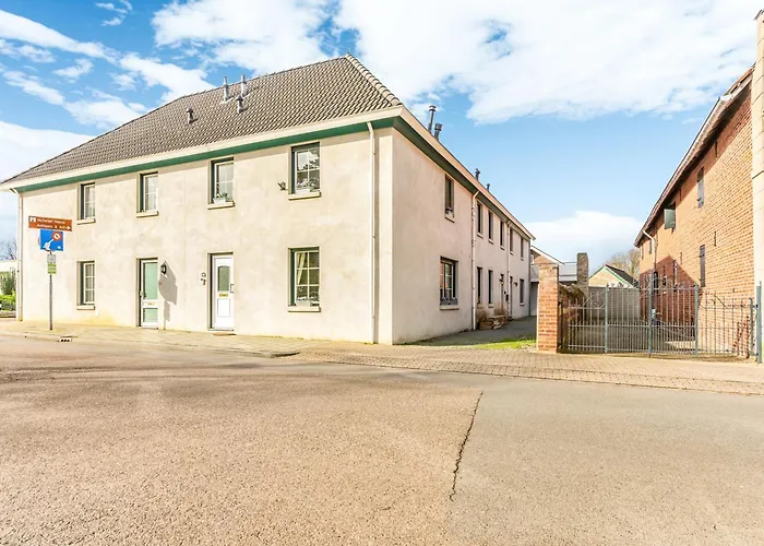 Дом отдыха Wieler Wellness Huuske With Private Sauna Spaubeek